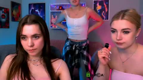 Laure online show from June 12, 10:03 am