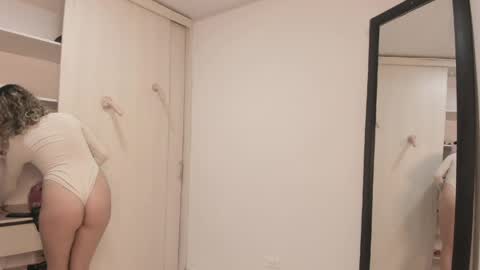 laurenn_111 online show from June 7, 11:10 pm