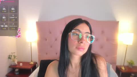 Snapshot of laurenn_smitth chatting on March 5, 1:17 pm laurenn_smitth online show from March 5, 1:17 pm