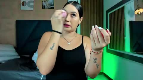 laurenthferrer online show from June 25, 9:47 am