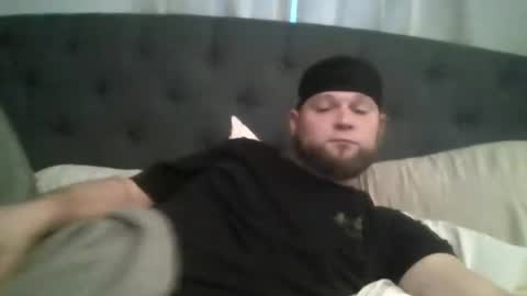 layinlow42 online show from December 19, 12:34 pm