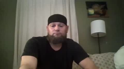 layinlow42 online show from October 18, 5:11 am