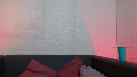 Layla online show from February 25, 2:47 am