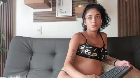 Layla online show from March 18, 6:47 pm