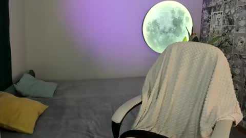 Layla online show from November 23, 7:39 am