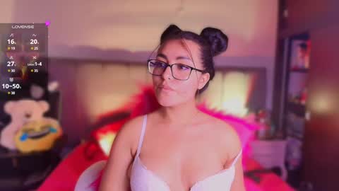 Layla online show from February 19, 4:33 pm