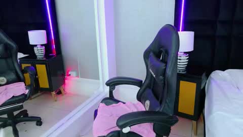 Lau online show from October 27, 7:14 pm