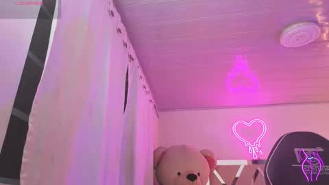 laylafoxy_tay online show from December 22, 3:13 am