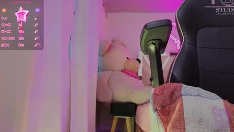 laylafoxy_tay online show from February 4, 11:36 am