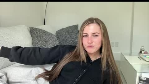 laylahlaylah1 online show from April 21, 3:30 pm