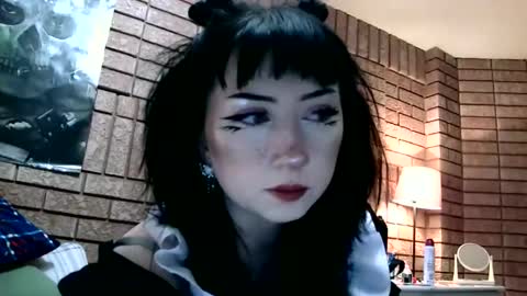 Layla Kills online show from March 8, 8:18 am