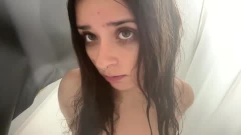 Layla online show from October 21, 6:18 am