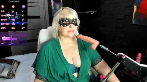 laylalaylamilf online show from October 30, 7:20 am