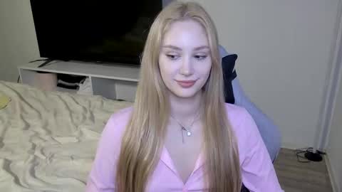 LaylaPretty001 online show from February 24, 5:43 am