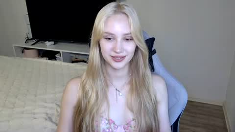 LaylaPretty001 online show from July 30, 4:57 am