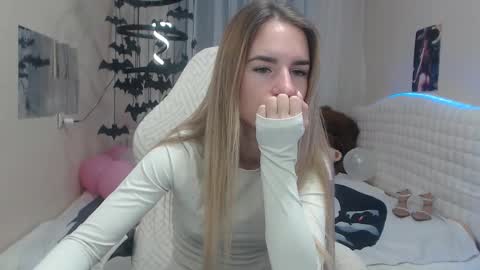 laymablast online show from October 16, 6:02 am