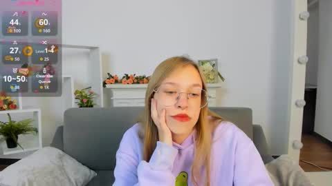 layriantavee online show from September 30, 1:21 pm