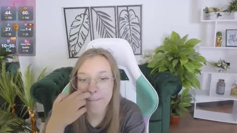 layriantavee online show from September 18, 6:28 am