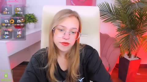 layriantavee online show from September 11, 6:14 am