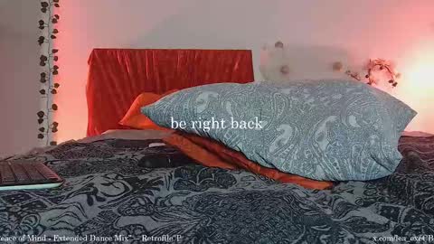 lea_exe online show from February 13, 12:46 am