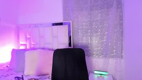 Leah  online show from December 4, 3:17 am