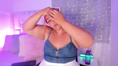 Leah  online show from November 29, 2:41 am