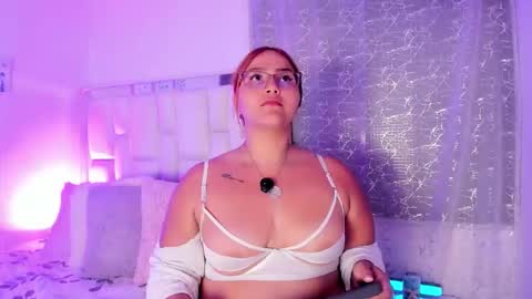 Leah  online show from February 21, 2:25 am