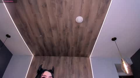 leahlombardi_ online show from October 9, 3:23 am