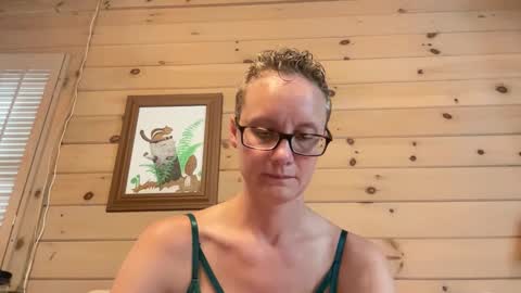 Lee online show from September 20, 7:39 pm