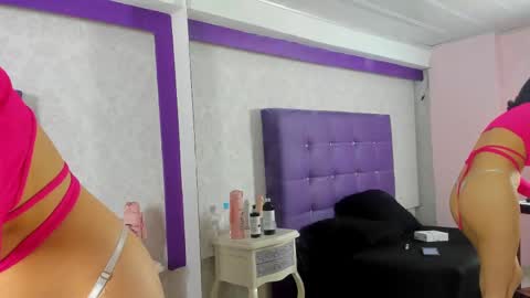 Snapshot of leamoreau__ chatting on October 9, 12:43 pm leamoreau__ online show from October 9, 12:43 pm