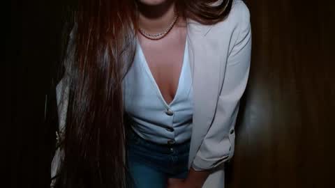 leanaalhub online show from March 9, 6:17 am