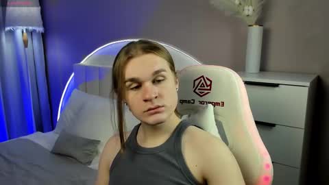 Leanu online show from November 27, 8:33 am