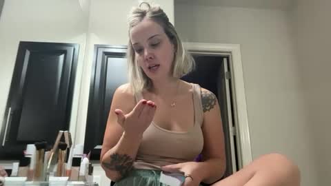 leanneluxecouple online show from September 12, 10:28 am