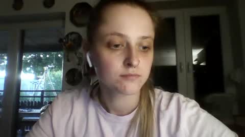 Lea online show from June 30, 7:34 pm