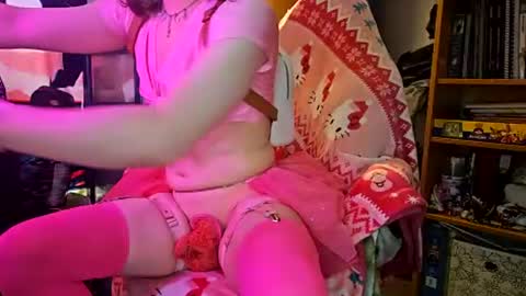 LeaVibing online show from July 20, 10:00 pm
