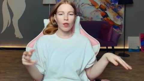 Lilly online show from December 14, 10:05 pm