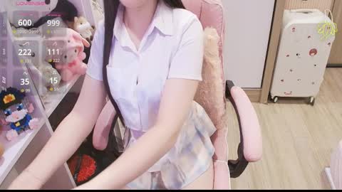 Lee online show from April 8, 11:13 am