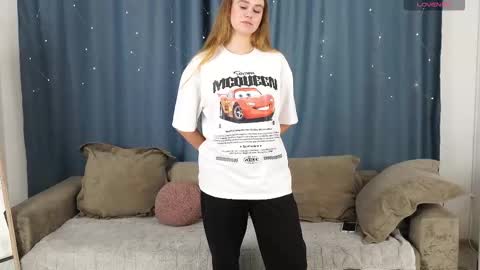 Snapshot of leecapella chatting on October 25, 10:36 am Lina online show from October 25, 10:36 am