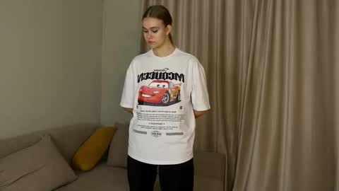 Snapshot of leecapella chatting on October 19, 10:53 am Lina online show from October 19, 10:53 am