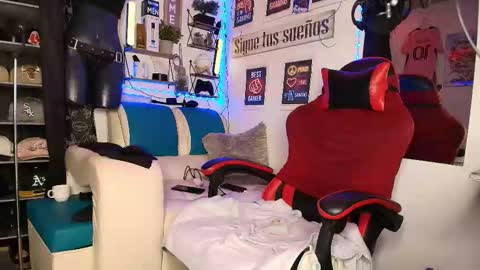 leenar_key online show from March 5, 5:44 pm