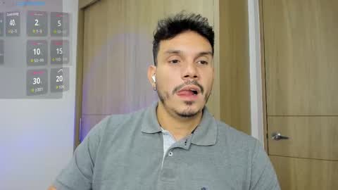 Snapshot of legolas_15 chatting on October 1, 11:14 pm Alejandro online show from October 1, 11:14 pm
