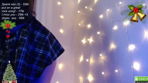 Snapshot of leia_bell chatting on January 5, 6:13 pm hey Im Leia and I love rock  online show from January 5, 6:13 pm