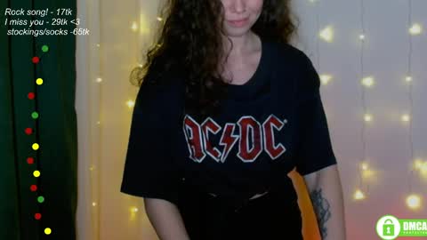 hey Im Leia and I love rock  online show from April 10, 7:40 pm