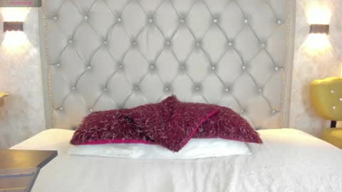 LEIGH ANGELS online show from March 5, 9:59 pm