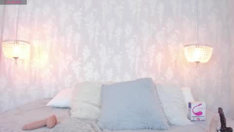 LEIGH ANGELS online show from September 16, 12:45 am