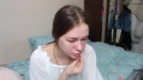 Snapshot of leila_bambi chatting on February 11, 2:57 pm leila_bambi online show from February 11, 2:57 pm