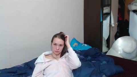 Snapshot of leila_bambi chatting on February 22, 5:23 am leila_bambi online show from February 22, 5:23 am