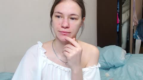 Snapshot of leila_bambi chatting on February 10, 2:05 pm leila_bambi online show from February 10, 2:05 pm