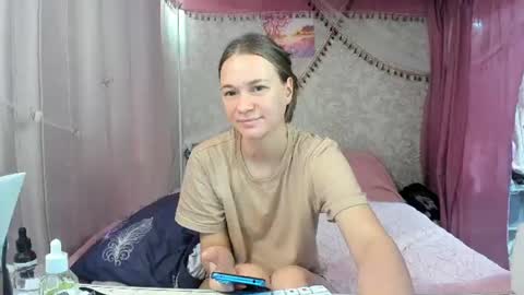 leila_bambi_ online show from July 6, 4:31 am