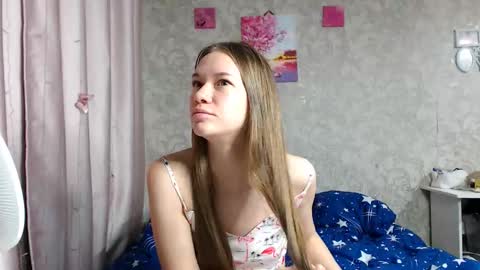 Snapshot of leila_bambi_ chatting on October 2, 8:07 pm leila_bambi_ online show from October 2, 8:07 pm